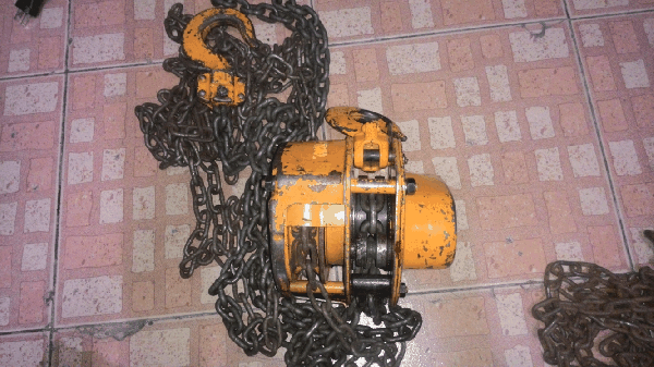 ขายด่วนรอกมือสาว KITO 1 TON. Made in japan. ขายด่วนรอกมือสาว KITO 1 TON. Made in japan.