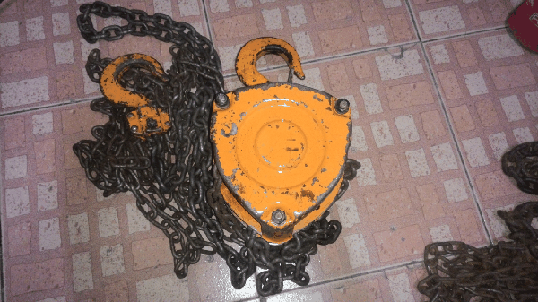 ขายด่วนรอกมือสาว KITO 1 TON. Made in japan. ขายด่วนรอกมือสาว KITO 1 TON. Made in japan.