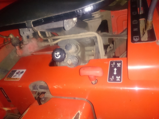 คูโบต้า 3608  พร้อมอุปกรณ์ 3 ชิ้น โรตารี่สวยๆ ดันหน้าสวยๆ ผานพรวน6 สวยๆ. รถใช้งาน 1600 ชม. เครื่องแน่นเกียร์ดี เฟืองดี ไม่มีเยิ้ม