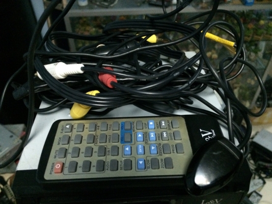 เครื่องเล่นL&amp;V LV-110C รองรับไฟ12V 24V USB DVD VCD MP3 CD ชุดรีโมท พร้อมรีโมท ไฟต่อที่จุดบุหรี่ได้เลย มือ2 ญี่ปุ่น