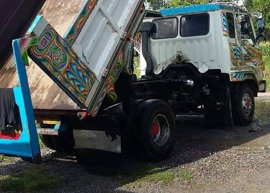 6ล้อดั้มดิน HINO RANGER FD-185HP ดั้ม2ปี ยาง8.25/16 เล่มทะเบียนครบ ** ขาย HINO FD HO7C-185แรง 6ล้อดั้มดิน5คิว ประกอบ ดั้มต่อใหม่ ใช้งานได้2ปี สภาพสวย จบๆ พร้อมใช้งาน HINO FD176B HO7C-185HP (RANGER) ปี39 รถประกอบ เครื่องเดิม เกียร์ เด