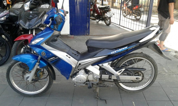 ขาย YAMAHA SPARK 135 R ปี 49 มีครัชมือ เครื่องดีไม่หลวม ภายนอกมีชุดสีท่อนล่างแตก หน้ากากแตกตรงคอ, เล่ม+เอกสารพร้อมโอน ** สภาพตามรูป ขายตามสภาพ ** ขาย YAMAHA SPARK 135 R ปี 49 มีครัชมือ เครื่องดีไม่หลวม ภายนอกมีชุดสีท่อนล่างแตก หน้ากากแตกตรงคอ, เล่ม+เอกสารพร้อมโอน ** สภาพตามรูป ขายตามสภาพ **