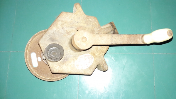 ขายหินเจียรมือหมุนงานเก่าพร้อมใบเจียรขนาด6นิ้ว ขายหินเจียรมือหมุนงานเก่าพร้อมใบเจียรขนาด6นิ้ว