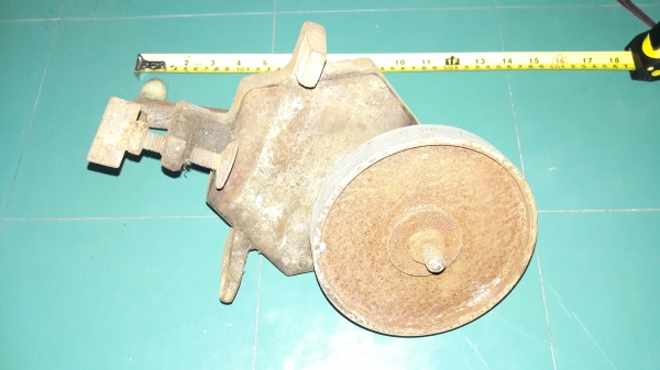 ขายหินเจียรมือหมุนงานเก่าพร้อมใบเจียรขนาด6นิ้ว ขายหินเจียรมือหมุนงานเก่าพร้อมใบเจียรขนาด6นิ้ว