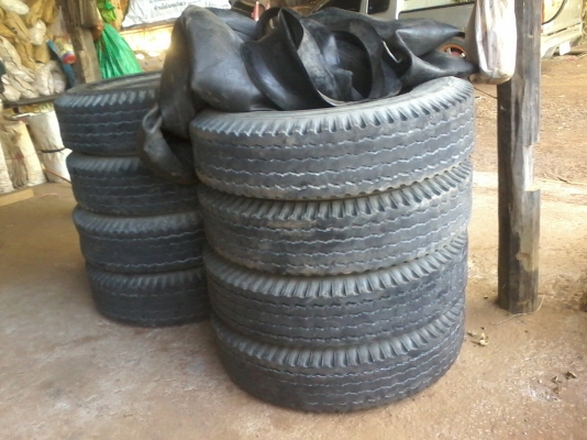 ขายยางสวย8ชุด18500 บริสโตนทั้งชุดยังพร้อมใช้