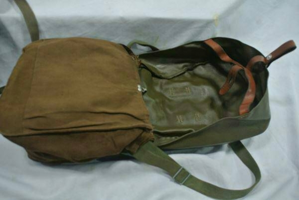 ขายกระเป๋าทหารเยอรมันยุคสงครามไว้ใส่เครื่องมือเครื่องใช้ได้ ขายกระเป๋าทหารเยอรมันยุคสงครามไว้ใส่เครื่องมือเครื่องใช้ได้