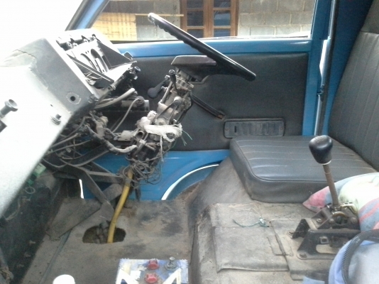 ขายรถอีแต๋น เครื่อง ISUZU เครื่อง 85 แรงม้า พร้อมใช้งาน หัวสวยๆและคัดซีส์ สวยๆ  หน้าห้า  สำหรับชาวไร่ชาวสวนมาแล้ว อยากได้จริง ลดได้ครับ