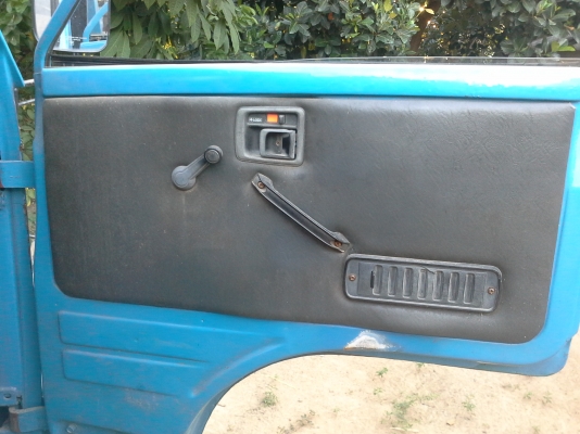 ขายรถอีแต๋น เครื่อง ISUZU เครื่อง 85 แรงม้า พร้อมใช้งาน หัวสวยๆและคัดซีส์ สวยๆ  หน้าห้า  สำหรับชาวไร่ชาวสวนมาแล้ว อยากได้จริง ลดได้ครับ