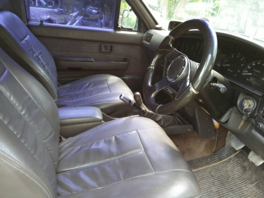 ขายรถกระบะ TOYOTA 2800 4WD 4X4 รถประกอบนอก ราคา 280000