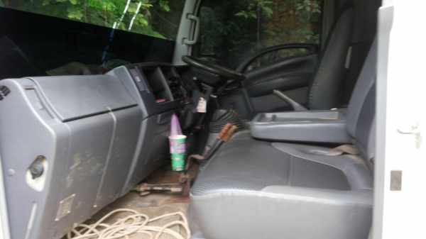 ขายรถบรรทุก 6 ล้อดัมพ์ ISUZU NPR 150 แรงม้าปี 2551 ไมล์ 233759 กม.ราคา 700000