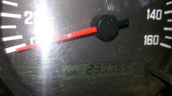 ขายรถบรรทุก 6 ล้อดัมพ์ ISUZU NPR 150 แรงม้าปี 2551 ไมล์ 233759 กม.ราคา 700000