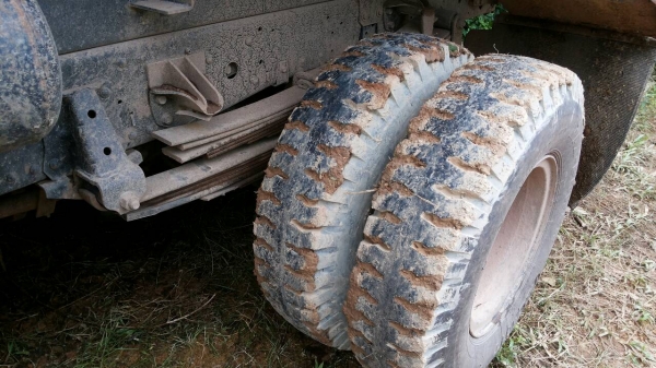 ขายรถบรรทุก 6 ล้อดัมพ์ ISUZU NPR 150 แรงม้าปี 2551 ไมล์ 233759 กม.ราคา 700000