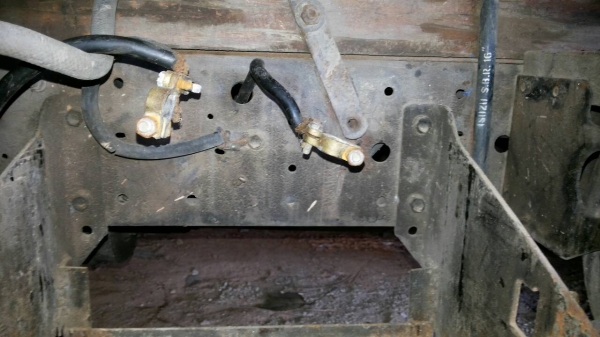 ขายรถบรรทุก 6 ล้อรั้ว ISUZU NKR 110 แรงม้าปี 2538 กระบะยาว 4.50 เมตร ราคา 280000