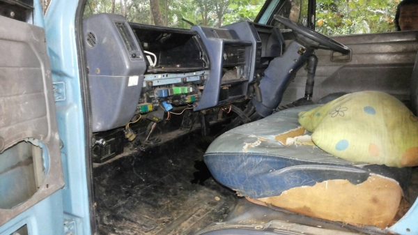 ขายรถบรรทุก 6 ล้อรั้ว ISUZU NKR 110 แรงม้าปี 2538 กระบะยาว 4.50 เมตร ราคา 280000