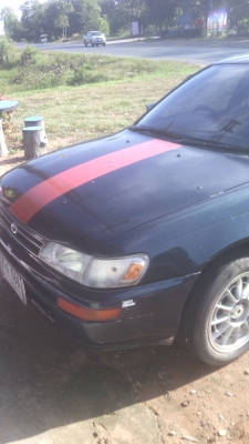 รถเก๋งโตโยต้าโคโลร่า