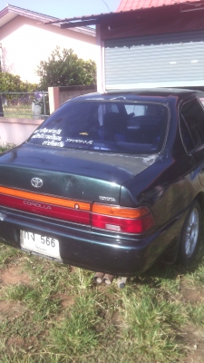 รถเก๋งโตโยต้าโคโลร่า