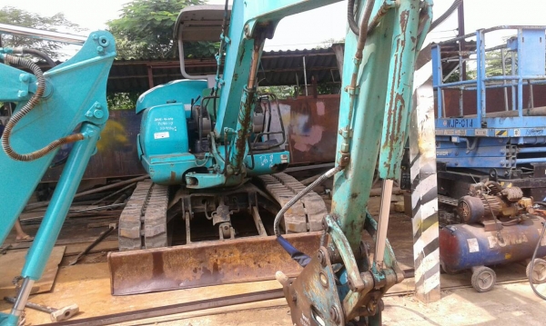 ขายรถแบคโฮ KOMATSU PC45-1E มีหัวกระแทกพร้อมบุ้งกี๋ ราคา 550000