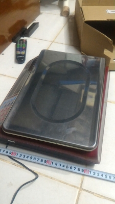 เครื่องชั่งแบบดิจิตอล มีจอแสดงผลสองด้าน ยี่ห้อ CAMRY  ชั่งได้ 30 กก. ใช้พลังงานได้สองระบบ ไฟฟ้าและแบตในตัว