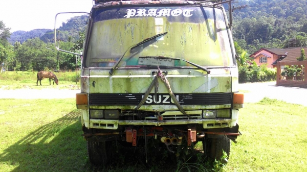 ขายรถบรรทุก 10 ล้อรั้วเพลาเดี่ยว ISUZU JCM เครื่อง HO7C 185 แรงม้า ราคา 260000