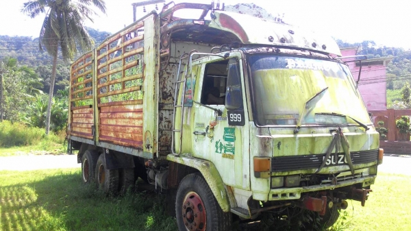 ขายรถบรรทุก 10 ล้อรั้วเพลาเดี่ยว ISUZU JCM เครื่อง HO7C 185 แรงม้า ราคา 260000