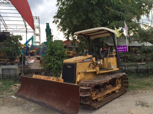 ขายรถแทรกเตอร์ MITSUBISHI  BD2H เก่าญี่ปุ่น มาใหม่จ้า รถสวย สภาพดี  ชั่วโมงน้อยมาก  สนใจโทร 089-7462641 เจ๊สุวรรณีจ้า...