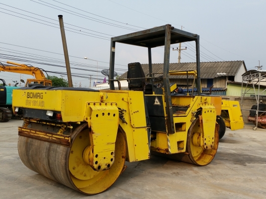 ขายรถบด 10 ตัน BOMAG BW161AD นำเข้าจาก USA แท้ 100\% สภาพสวย ไม่เคยใช้งานในไทย