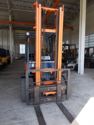 ขายโฟล์คลิฟท์TOYOTAรุ่น5 2.5ตัน