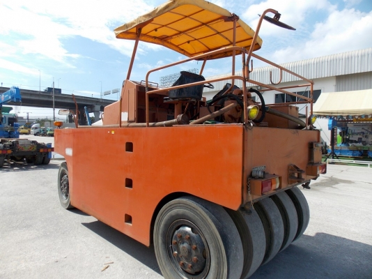 มาแล้วรถบดล่้อยาง 9 ล้อ  SAKAI TS150