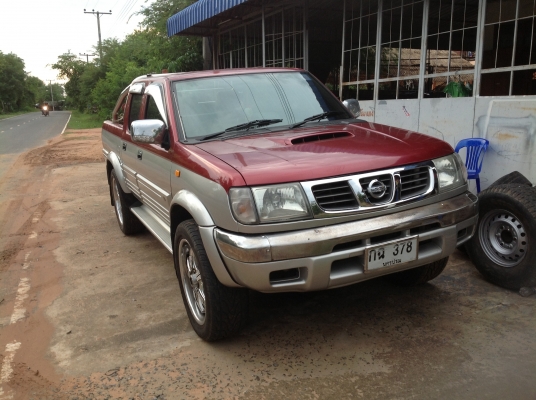 ขาย ด่วน เกียร์ 4WD Nissan. สภาพพร้อมใช้งาน. รถก็ขายครับ 190.000