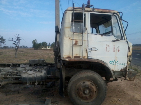ขายหัวคัสชีส์10ล้อเพลา  HINO FM18 เครื่องHO7C เครื่องดีไม่มีเยิ้ม คัสชีส์สวย ยางไม่สวย หัวไม่สวย