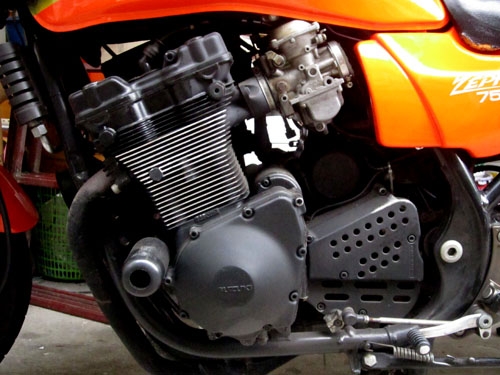 ลดราคา kawazaki zephyr 750 ทะเบียน แท้ กทม. พร้อมโอน เครื่อง อินนา