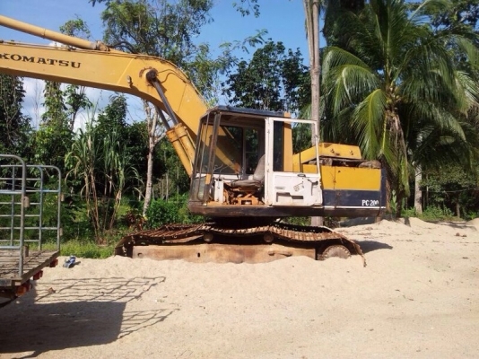 ขายด่วน!! KOMATSU PC 200-3 สภาพพร้อมใช้ค่ะ