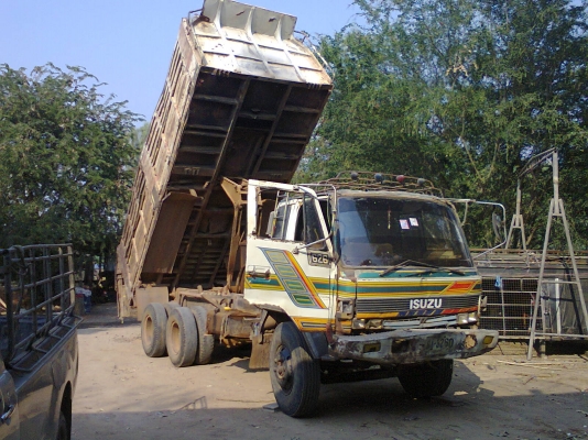 (ลดราคาลงอีก)ขาย ROCKY สองเพลาดั้ม เครื่อง 195 HO7D เครื่องดีแชชซีไม่บวมครับ (ลดราคาลงอีก)ขาย ROCKY สองเพลาดั้ม เครื่อง 195 HO7D เครื่องดีแชชซีไม่บวมครับ