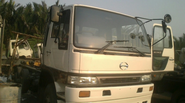 ขายหัวครัสซี่ HINO 2Kสมอเงินปี42 สภาพพร้อมใช้ ติดต่อได้ที่คุณ อ๊อฟ พิจิตร 086-737-9991