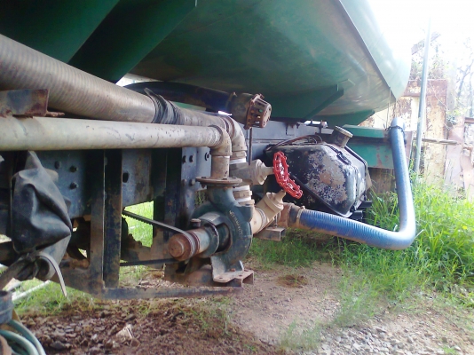 ขายด่วน..รถน้ำ ฮีโน่ HINO KM777 ปี 35 รถสวย ทรงดี ฉีดน้ำได้แรง ได้งานไว ประหยัดน้ำมัน สุดคุ้ม.