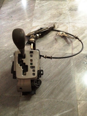 หัวเกียรต์ altis 2005