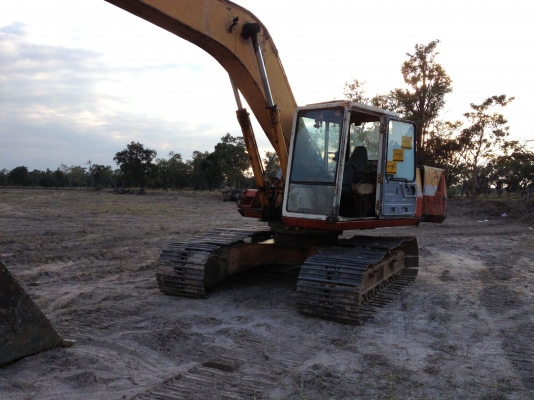 ขาย KOMATSU PC200-5 สภาพพร้อมใช้งาน คอลโทรลสั้น เอวแน่นช่วงล่างพร้อมใช้งาน เครื่องเป็น6BD1T เครื่องดีเอกสารซื้อขาย