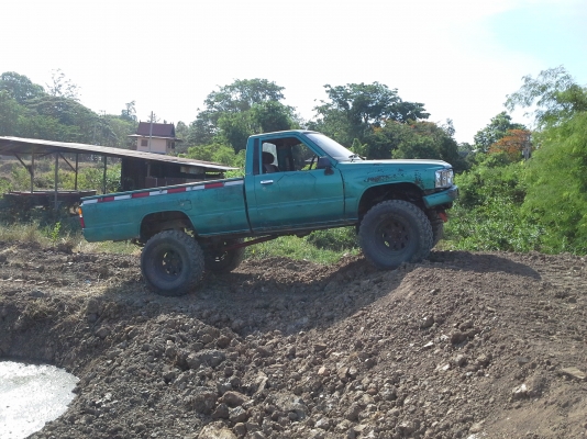 ขาย hero  4&times;4 ยาง 33เบนซิล 1y ทะเบียนเต็ม มีผุในตัวรถ แชสซีดี