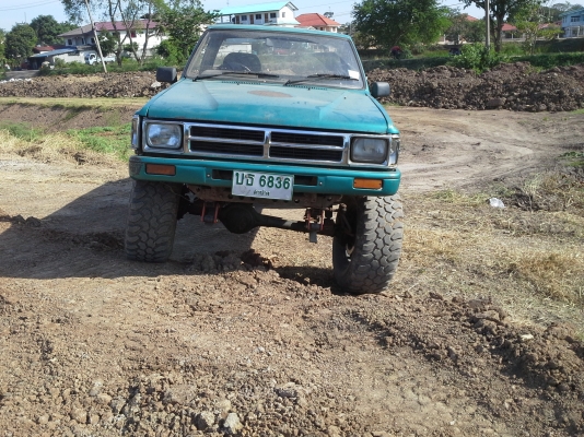 ขาย hero  4&times;4 ยาง 33เบนซิล 1y ทะเบียนเต็ม มีผุในตัวรถ แชสซีดี