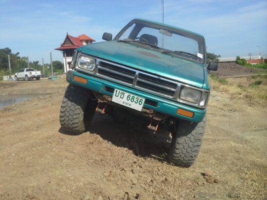 ขาย hero  4&times;4 ยาง 33เบนซิล 1y ทะเบียนเต็ม มีผุในตัวรถ แชสซีดี