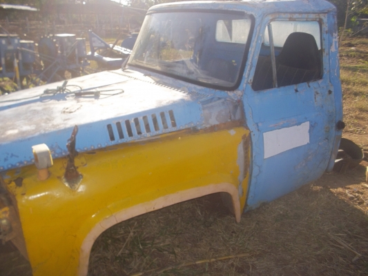 ขายหัวรถนิสสันUD(หัวยาว)อุปกรณ์ในหัวเก๋งอยู่ขายตามสภาพอยู่อำเภอปากช่อง