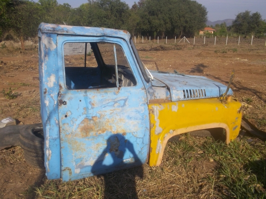 ขายหัวรถนิสสันUD(หัวยาว)อุปกรณ์ในหัวเก๋งอยู่ขายตามสภาพอยู่อำเภอปากช่อง