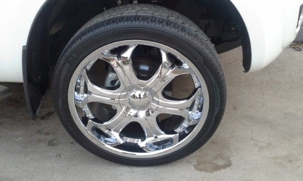 ขายล้อ 22"พร้อมยาง ล้อใหม่ครับ พร้อมใช้