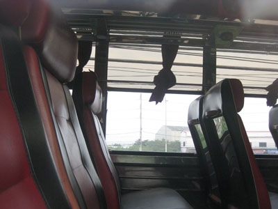 ขายด่วนรถทัวร์ Benz หกล้อ ยาว 12 m 48 ที่นั่ง มีสองคันครับ พร้อมใช้ Tel.088-4501277