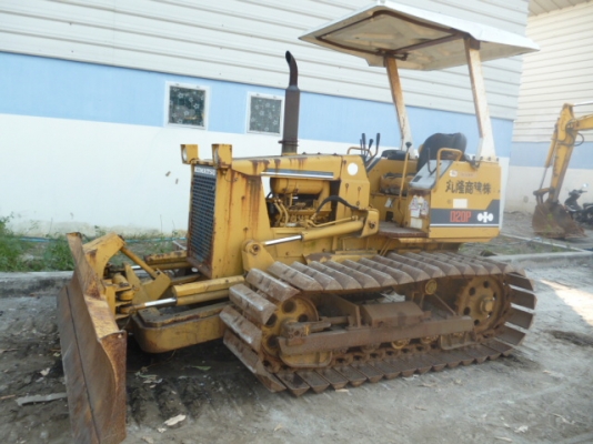 ลดราคาถูกสุดรถดันดิน KOMATSU D20P-6  สภาพดีพร้อมใช้งานน่าใช้มากๆ ค่ะ สนใจติดต่อเจี๊ยบได้เลยค่ะ โทร 087-3310254 ค่ะ