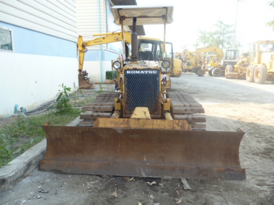 ลดราคาถูกสุดรถดันดิน KOMATSU D20P-6  สภาพดีพร้อมใช้งานน่าใช้มากๆ ค่ะ สนใจติดต่อเจี๊ยบได้เลยค่ะ โทร 087-3310254 ค่ะ