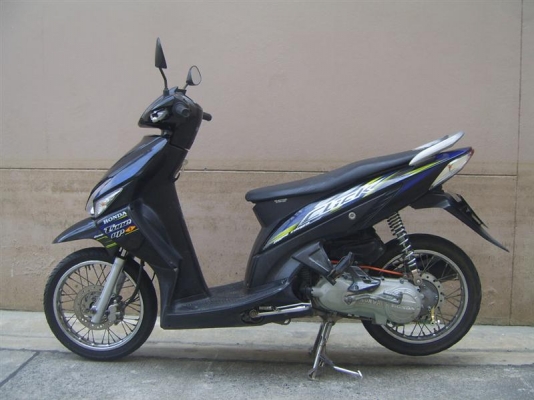 ขายHonda Click 115cc.   จดทะเบียน 51  พรบ.หมด มี.ค.56