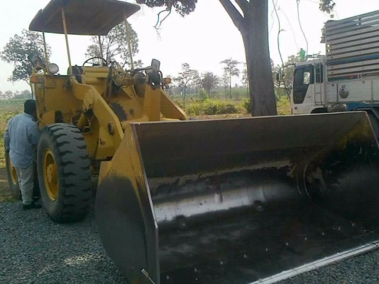 KOMATSU JH 63 - HOUGH รถตักล้อยาง สภาพสวยพร้อมใช้งาน เครื่องแน่นแรงดีมากไม่มีเยิ้มเลย ระบบไฮดรอลิกส์ไม่มีรั่วไม่มีแตกเดิมๆทั้งคัน ยกขึ้นรถพ่วงรถสิบล้อได้สบายเลยครับ ช่วงล่างแน่น ยางสภาพดีหน้าหลังประมาณ 70\% พร้อมทำงานได้เลย ราคาต่อรองได้ครับ KOMATSU JH 63 - HOUGH รถตักล้อยาง สภาพสวยพร้อมใช้งาน เครื่องแน่นแรงดีมากไม่มีเยิ้มเลย ระบบไฮดรอลิกส์ไม่มีรั่วไม่มีแตกเดิมๆทั้งคัน ยกขึ้นรถพ่วงรถสิบล้อได้สบายเลยครับ ช่วงล่างแน่น ยางสภาพดีหน้าหลังประมาณ 70\% พร้อมทำงานได้เลย ราคาต่อรองได้ครับ