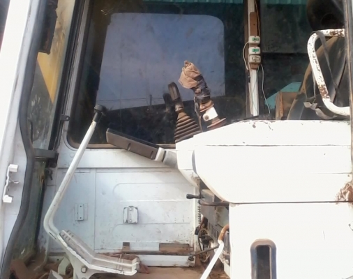 KOMATSU PC 100-5 ไฟฟ้าครบ หน้าจอขึ้นครบปกติดี ภายในเก๋งคอนโทรลสั้นสะอาดคอนโทรลง่าย เครื่องเดิมปั๊มเดิมทำงานไม่โหลด แห้งดีทั้งคัน บูมอาร์มสวยมากไม่มีปะ ช่วงล่างสภาพดีประมาณ 70\% พร้อมทำงานได้เลย เอกสารสัญญาซื้อขาย ราคาต่อรองได้ครับ KOMATSU PC 100-5 ไฟฟ้าครบ หน้าจอขึ้นครบปกติดี ภายในเก๋งคอนโทรลสั้นสะอาดคอนโทรลง่าย เครื่องเดิมปั๊มเดิมทำงานไม่โหลด แห้งดีทั้งคัน บูมอาร์มสวยมากไม่มีปะ ช่วงล่างสภาพดีประมาณ 70\% พร้อมทำงานได้เลย เอกสารสัญญาซื้อขาย ราคาต่อรองได้ครับ