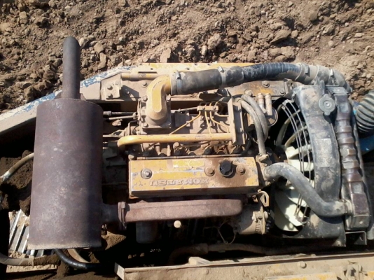 KOMATSU PC 60-5 เอกสารใบอินวอยซ์ครบพร้อม รถบอดี้สวยอุปกรณ์อะไหล่ฝาครอบเครื่องทุกชิ้นมีให้ครบ เครื่องแน่นดีไม่มีเยิ้ม ปั๊มเดิมทำงานเร็ว ภายในเก๋งคอนโทรลยาว สะอาดควบคุมง่าย แอร์เย็น ช่วงล่างสภาพดีประมาณ 60\% พร้อมใช้งานได้เลย ราคาต่อรองได้ครับ